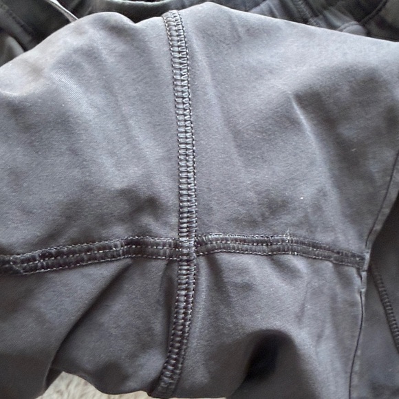 Women's Black Lululemon Athletica Shorts size 6 - Picture 7 of 11